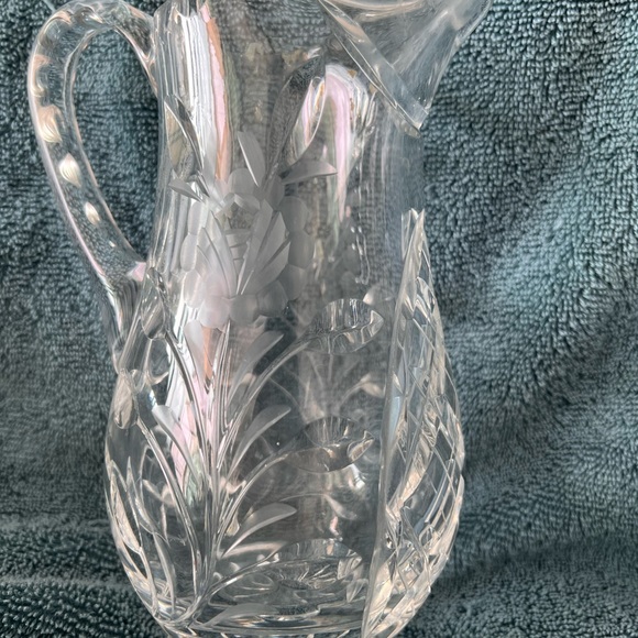 VINTAGE PERFECT CUT GLASS/ ETCHED CLEAR GLASS PITCHER - Picture 4 of 11